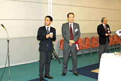 ご来賓の山口さん（左）と鎌田総長（右）