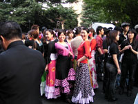 早稲田祭パレードに参加した学生群（１）