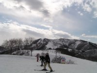 山頂からGALA湯沢ゲレンデ方面を臨む